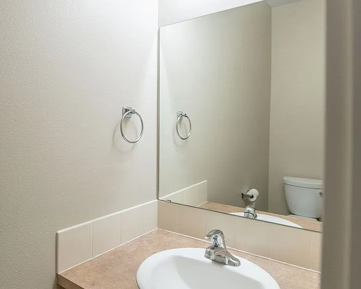 1530 NW Hickory Pl — Photo 17