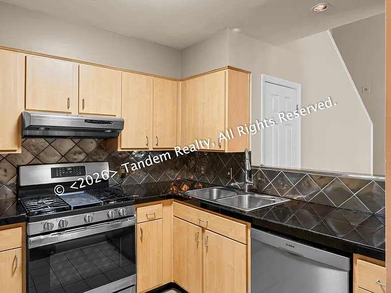 937 Russell St Apt 10 (9)_07222026