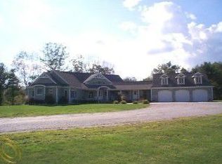 5534 Vine Rd, Saint Clair, MI 48079