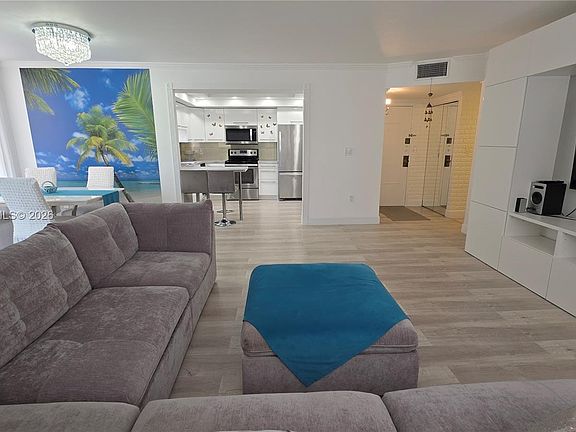 4th image of 1301 NE Miami Gardens Dr APT 425W