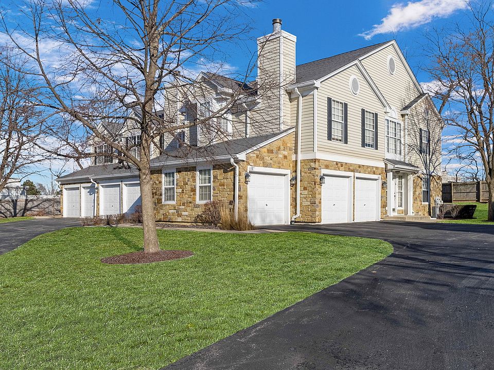 1st image of 658 Portage Ct
