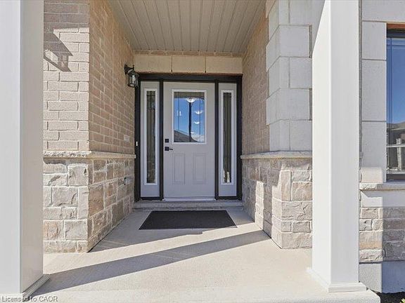 2nd image of 905 Broadacre Pl