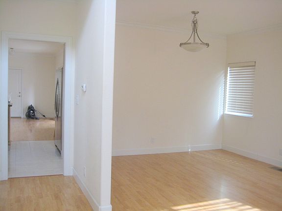 3rd image of 394 Cypress Ave