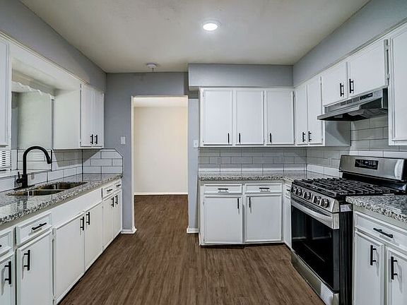 5th image of 912 18th Ave N