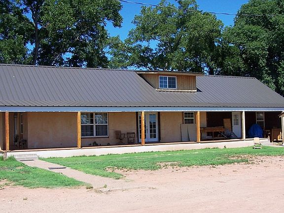 2nd image of 872 Four Winds Dr