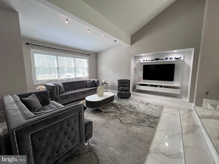 3332 Philmont Ave — Photo 14