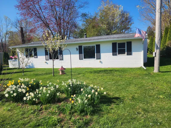 10 Belleau Avenue, Norwich, CT 06360