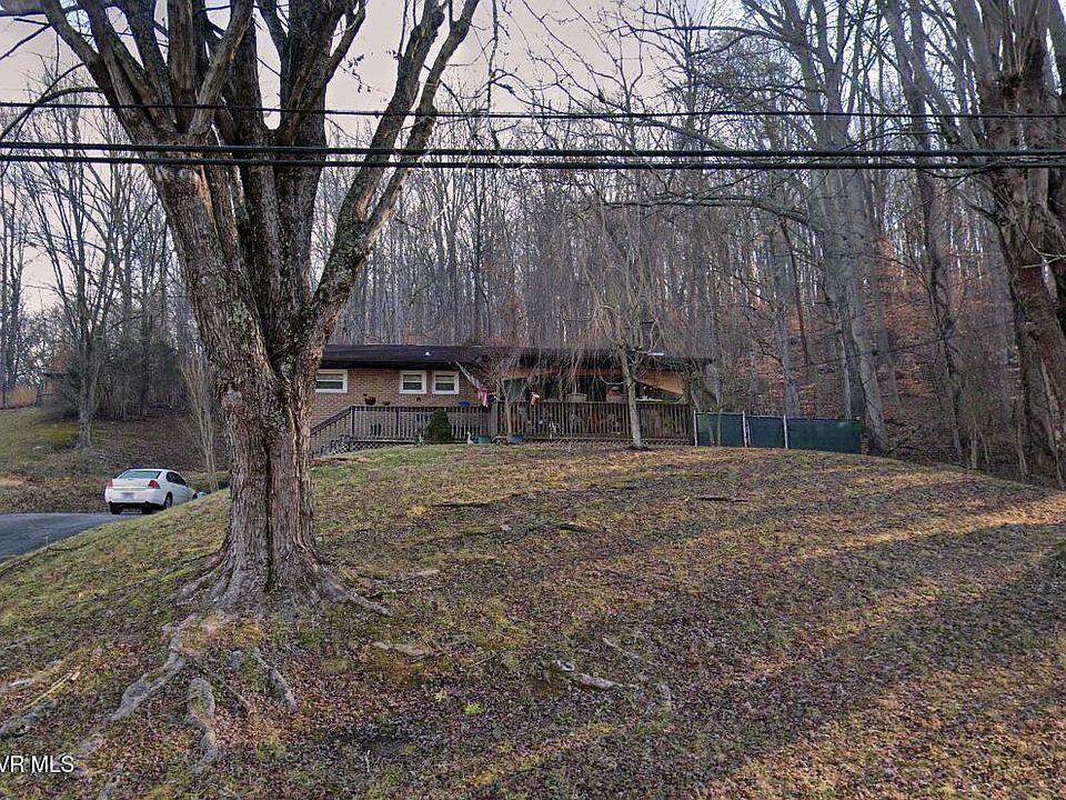 2nd image of 755 Rock Springs Dr