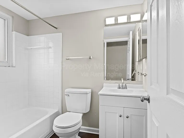 1427 Ford Ave #1 — Photo 4