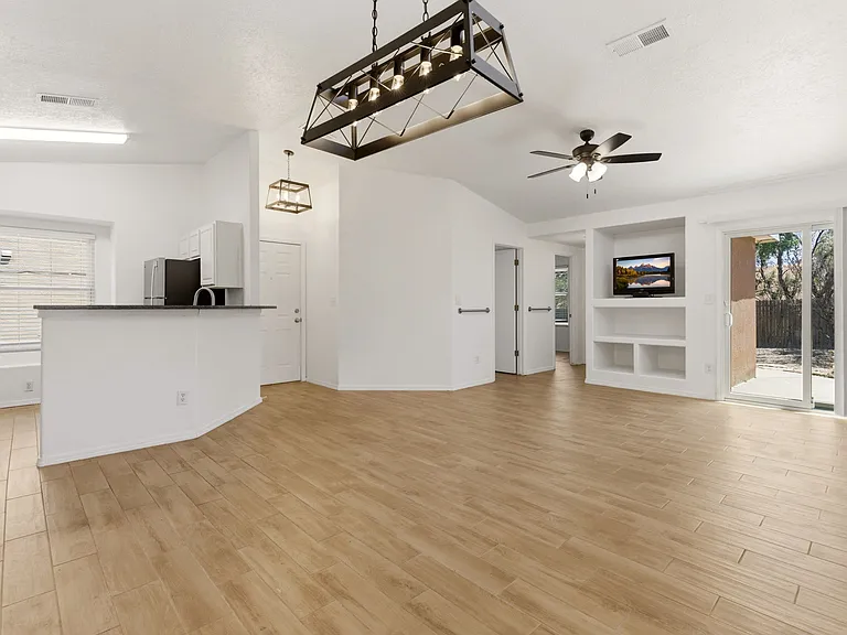8400 Cedarcroft Rd NW — Photo 3