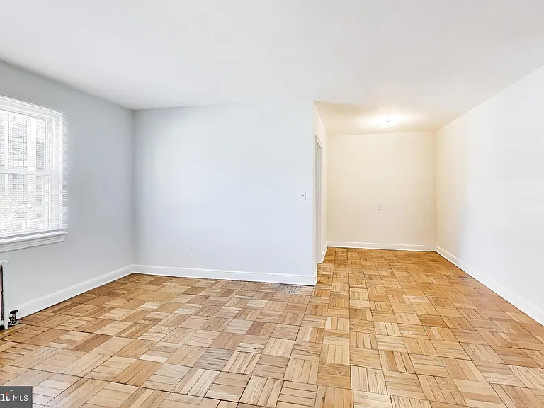 1726 N Quinn St #208 — Photo 1