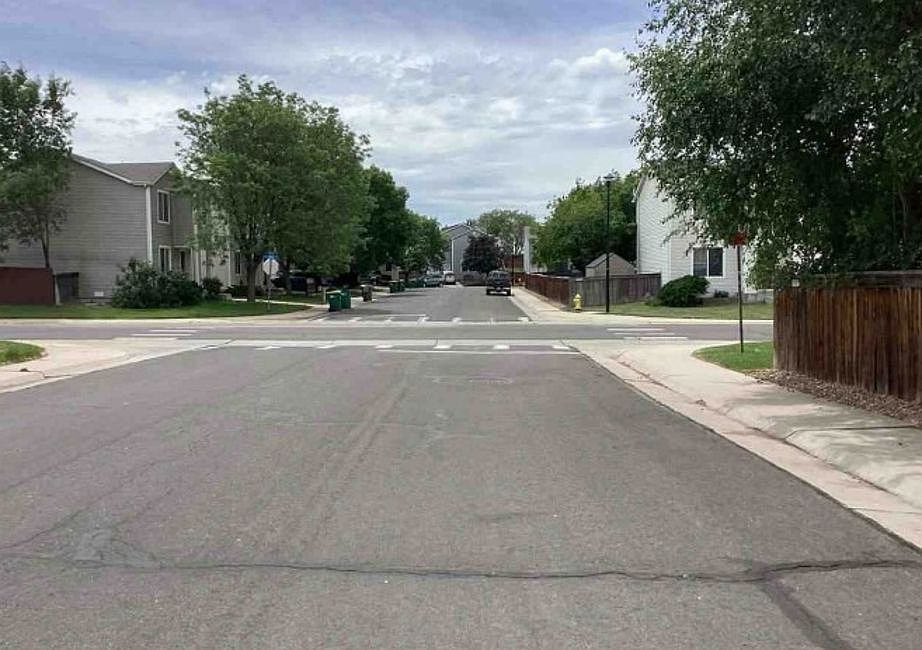 Exterior Neighborhood (street photo)