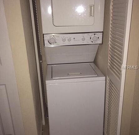 3rd image of 130 Lewfield Cir