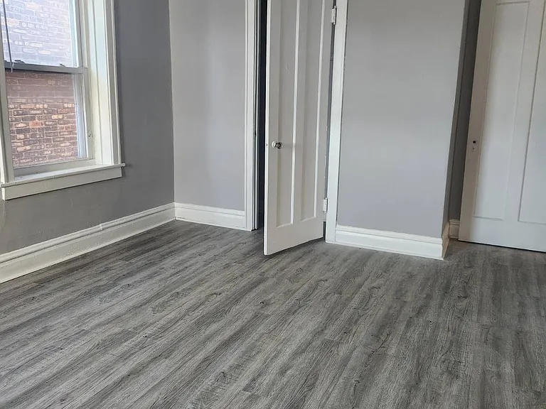 8017 S Maryland Ave #3B — Photo 4
