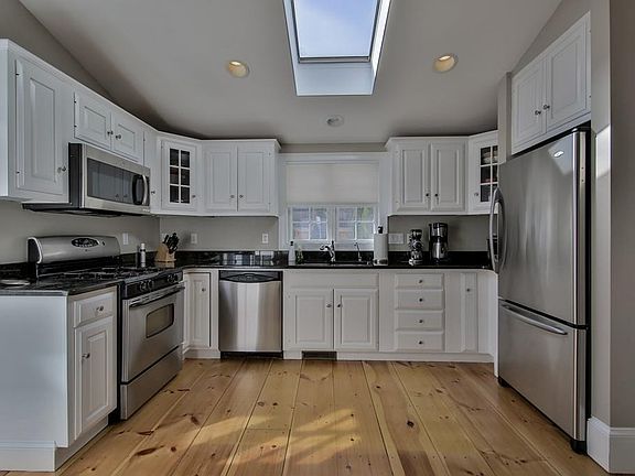 5th image of 78 Water St