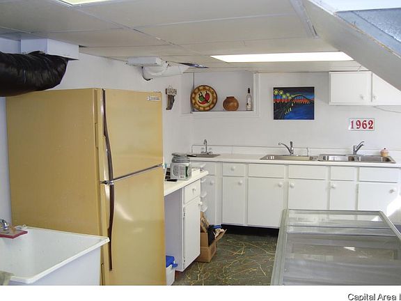 4th image of 1229 N Broad St