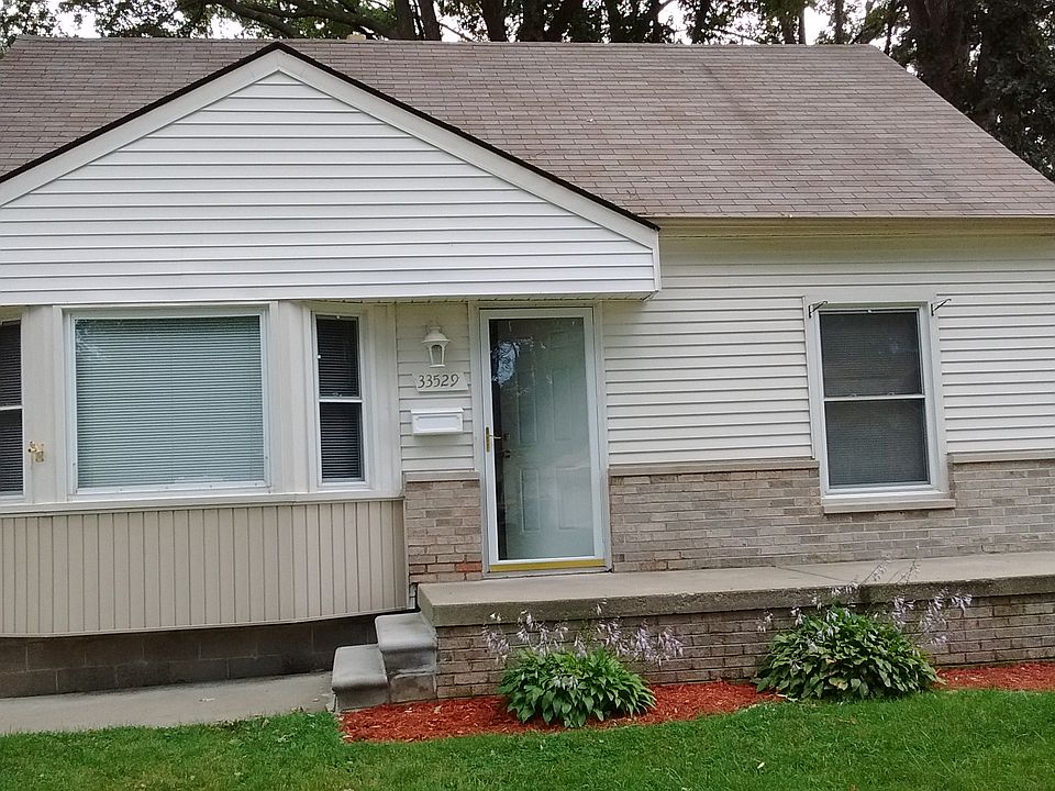 1st image of 33529 Pierce St