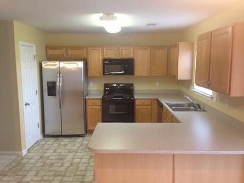 3rd image of 4243 Cole Creek Dr
