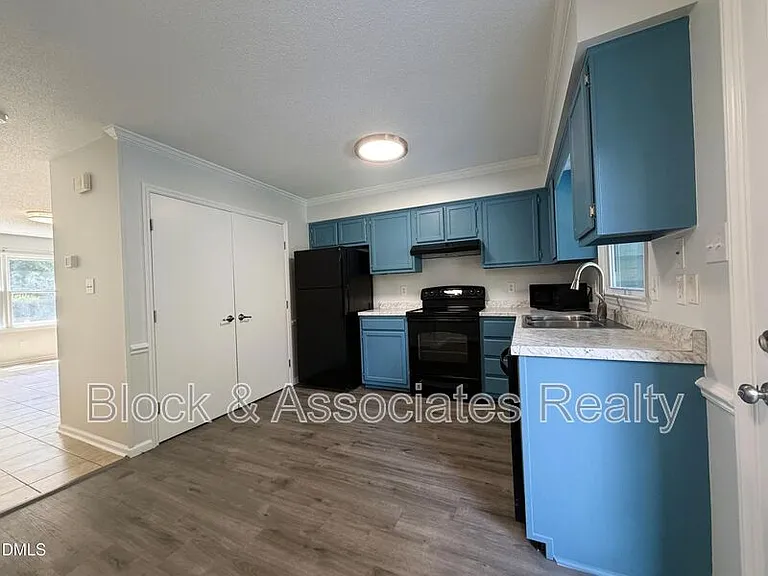 333 Jones Franklin Rd #B — Photo 1
