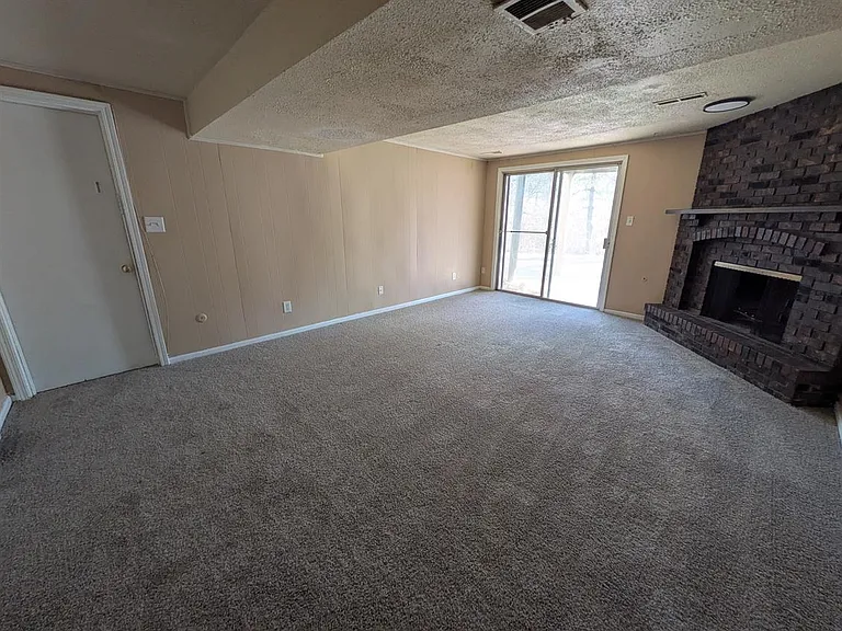 11335 E 72nd St — Photo 11