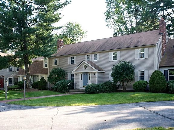 4th image of 18 Camelot Ct