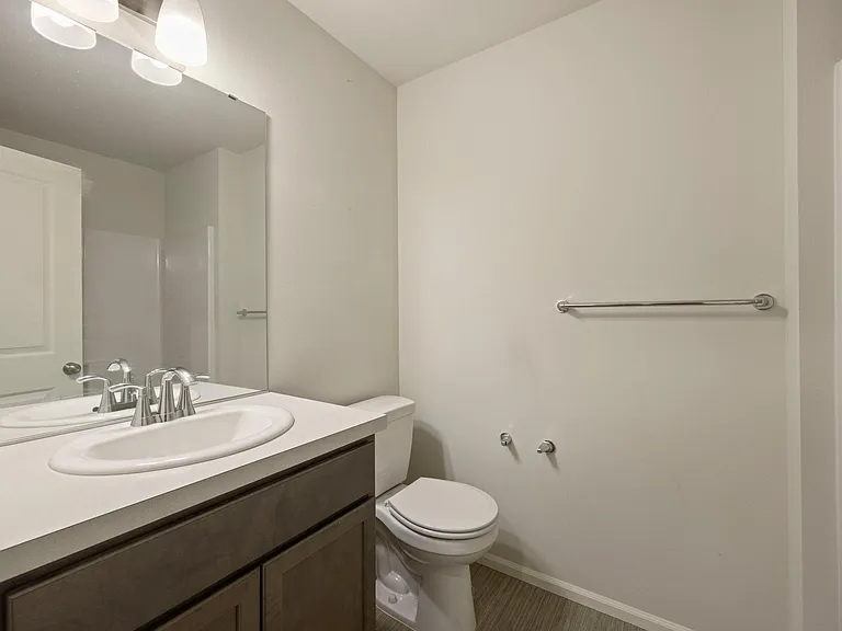 9214 Candytuft Dr SE — Photo 3