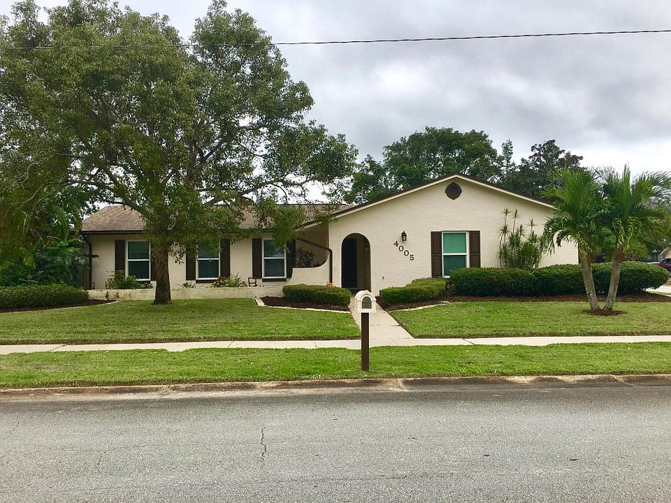 1st image of 4005 Valley Ln