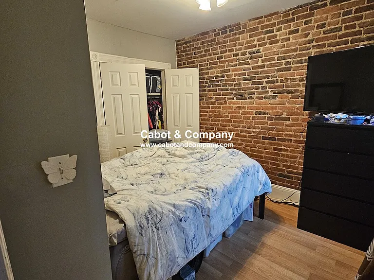 22 Mead St #1 — Photo 5