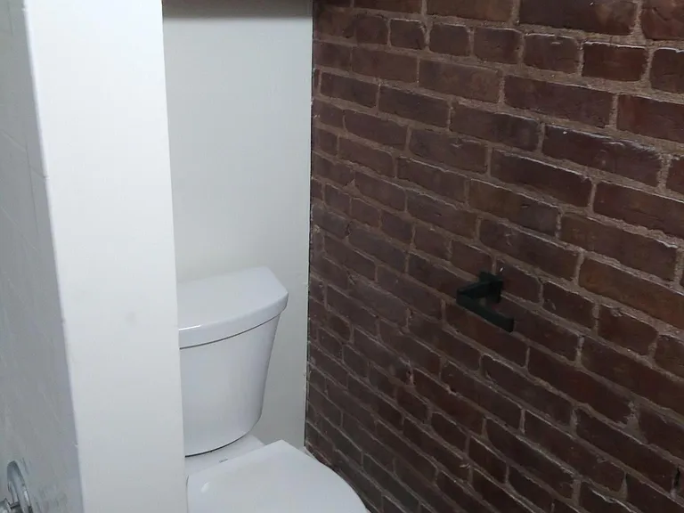 635 G St SE #2 — Photo 15