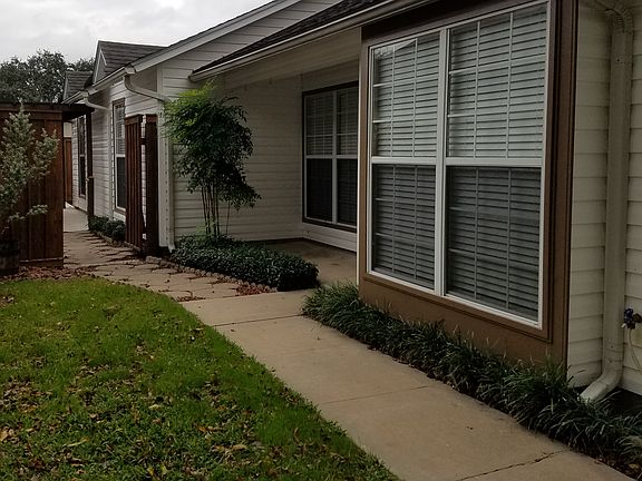 2nd image of 406 Mariner Dr