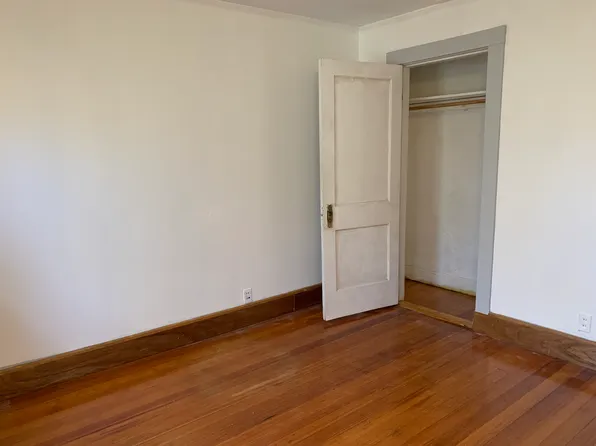 28 Woodward St APT 2, Newton, MA 02461