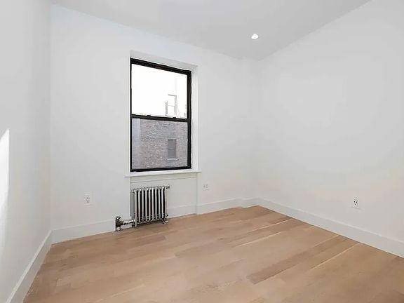 3rd image of 131 Avenue A #1