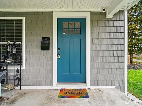5th image of 1584 Constance Ave