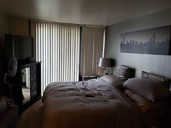 3rd image of 2605 S Indiana Ave Unit 301