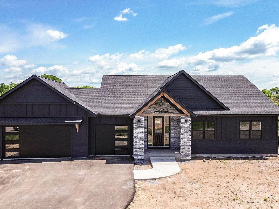 1st image of 249 Saddle Ridge Ln