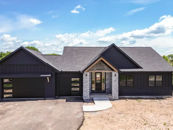249 Saddle Ridge Ln, River Falls, WI 54022