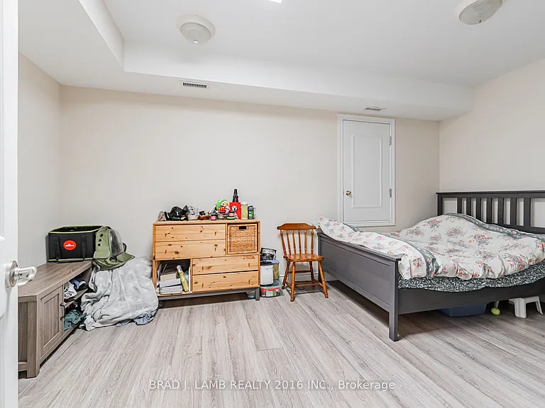 2904 A Danforth Ave #3 — Photo 10