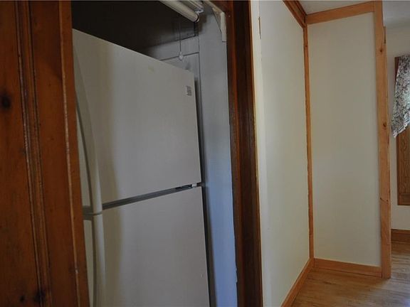 Refrigerator alcove