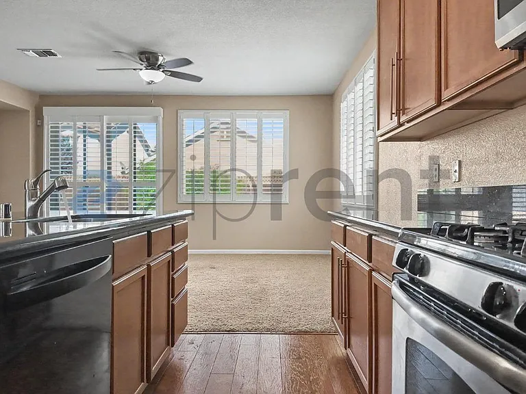 9749 Shanelyn Way — Photo 21