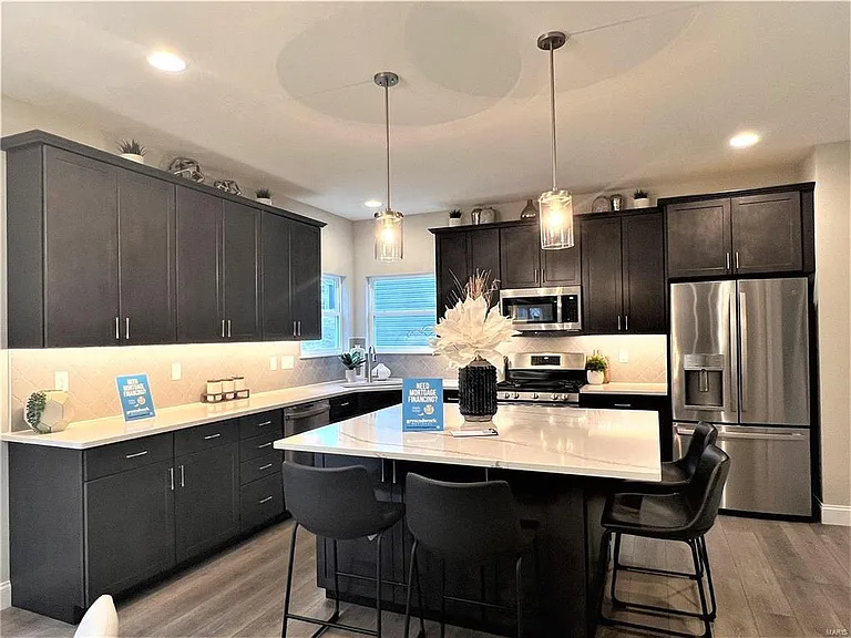 271 Lakeview Farms Dr — Photo 4