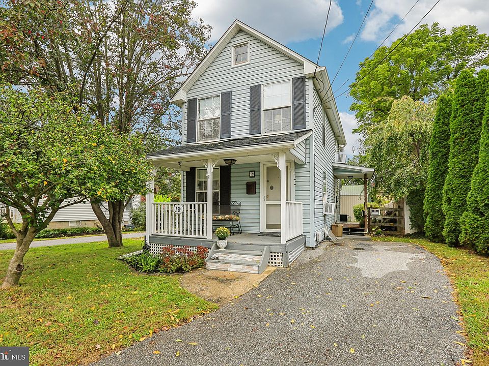 1st image of 19 Bond Ave