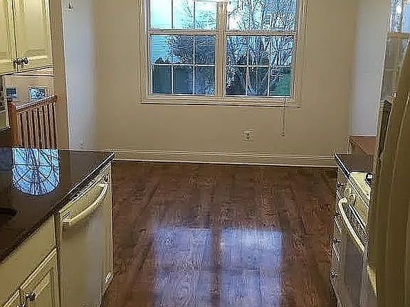 5th image of 215 Stratford Dr