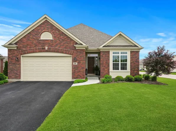 2 Red Oak Ct, Lake In The Hills, IL 60156