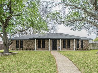 911 Cambridge Dr, Duncanville, TX 75137