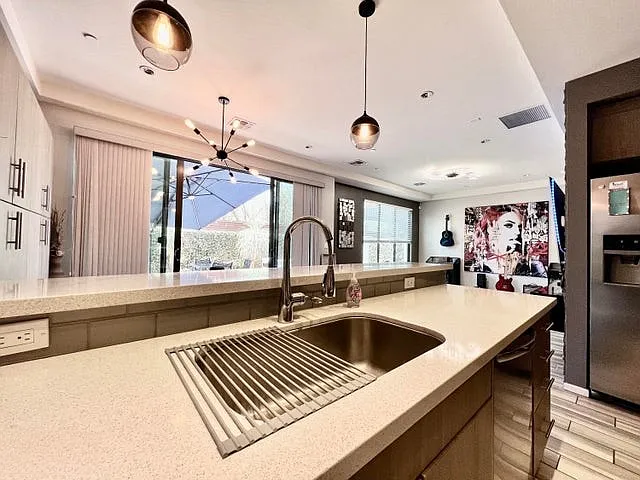 4412 N 27th Way — Photo 5