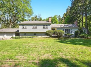 10 Brookmont Dr, Wilbraham, MA 01095