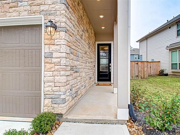 4th image of 617 Aspen Falls Ct