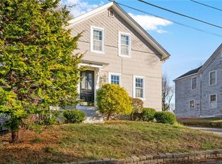 12 Bicknell Ave, East Greenwich, RI 02818