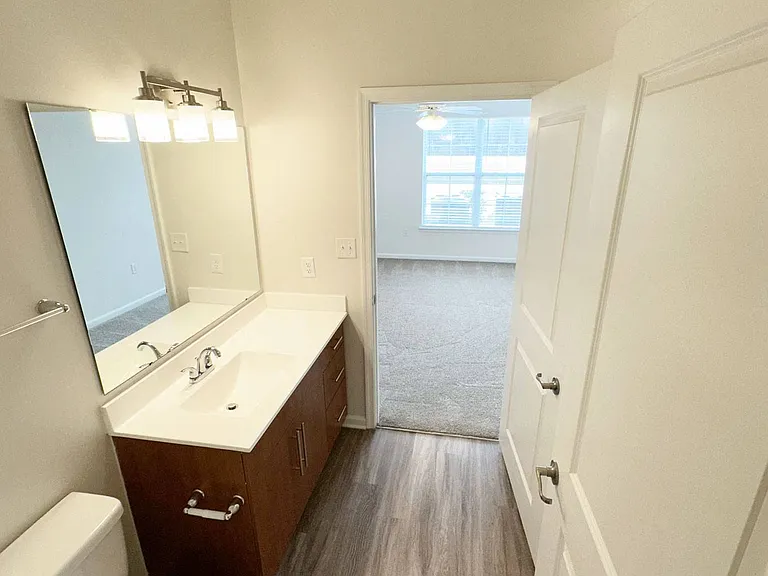 Clairmont at Harbour View Station — Photo 99