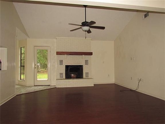 4th image of 68277 Marion St